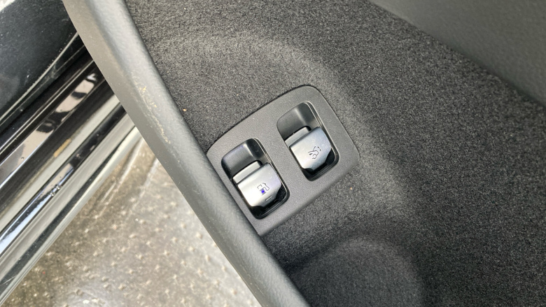 Mercedes-Benz E-Class E300e Urban Edition 5dr 9G-Tronic Estate